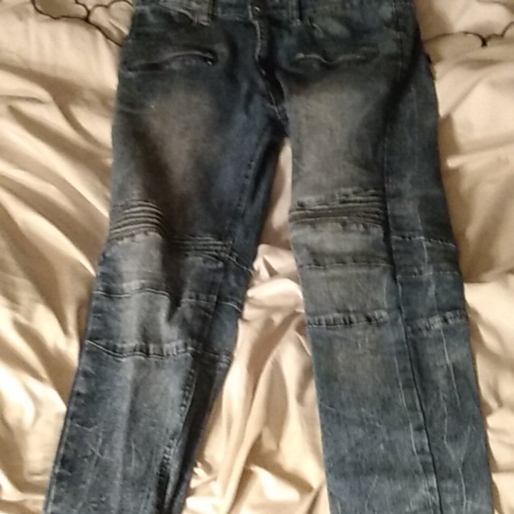 Stone wash skinny jeans